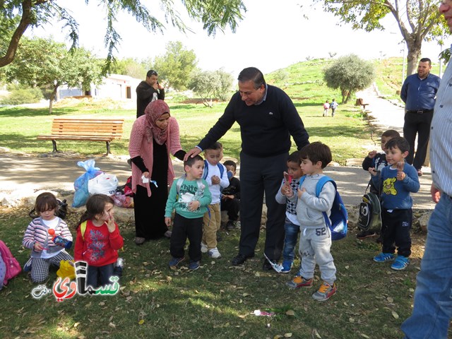  اطفال روضة دار الارقم يفرحون ويمرحون مع عمو عادل في منتزه عبد الكريم قاسم .